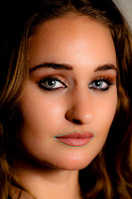 Adding Lip Gloss To a Photograph Using Photoshop