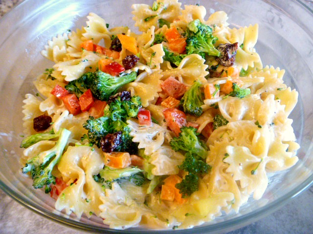 The BEST Broccoli Pasta Salad - An easy yet scrumptious side dish that's perfect for Labor Day! Slice of Southern