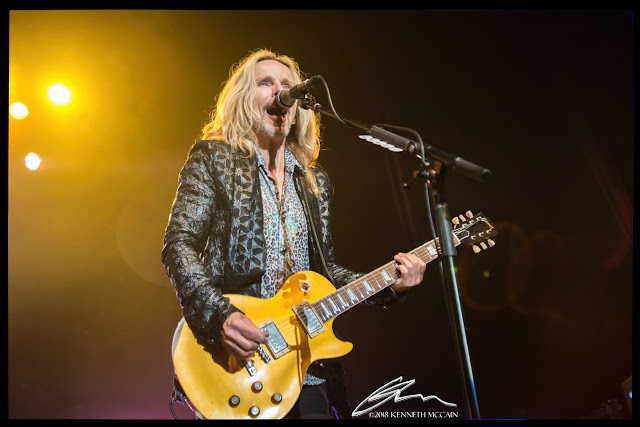 Styx's Tommy Shaw at the San Jose City National Civic (Photo: Ken McCain)