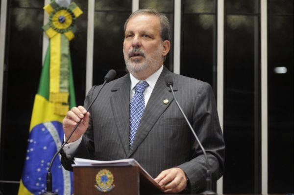 “Não poderíamos abandonar Dilma, dar as costas a Lula”, afirma Armando Monteiro, no Sertão