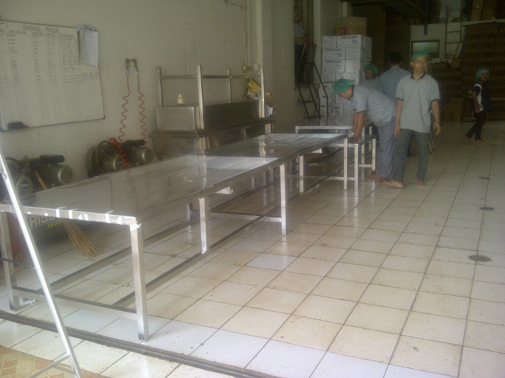 Proses pembuatan meja refing dan packing Pt Masindo