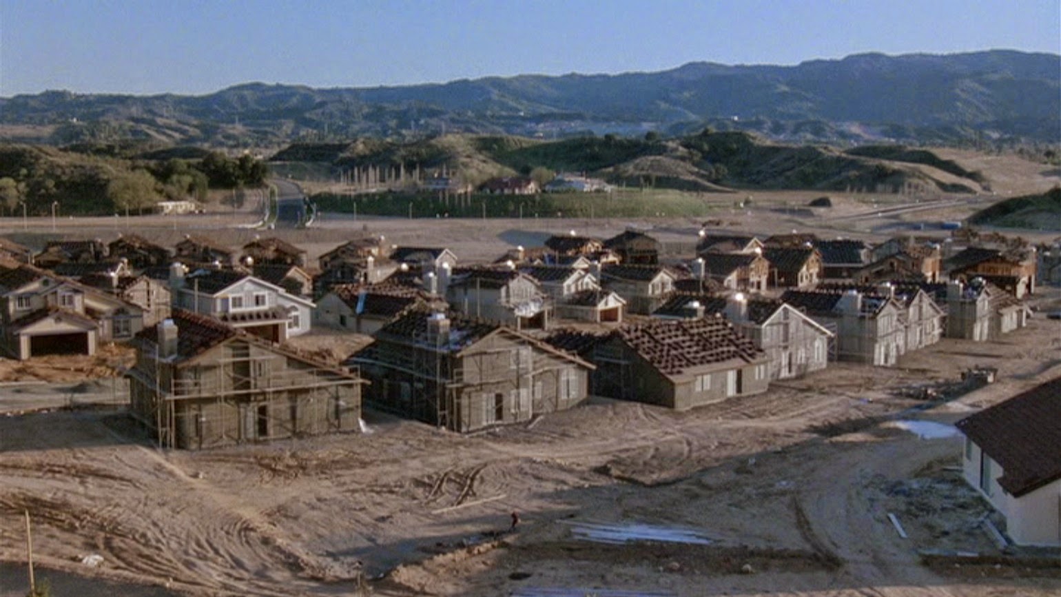Return Of The Living Dead Graveyard Scene Happyotter: RETURN OF THE LIVING DEAD PART II (1988)