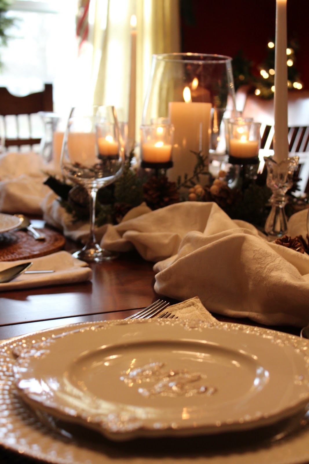21 Rosemary Lane: Winter White Tablescape and Napkin Folding Tutorial
