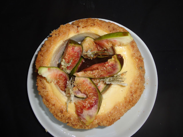 http://emancipations-culinaires.blogspot.com/2014/06/cheesecake-tomme-de-brebis-miel-thym.html