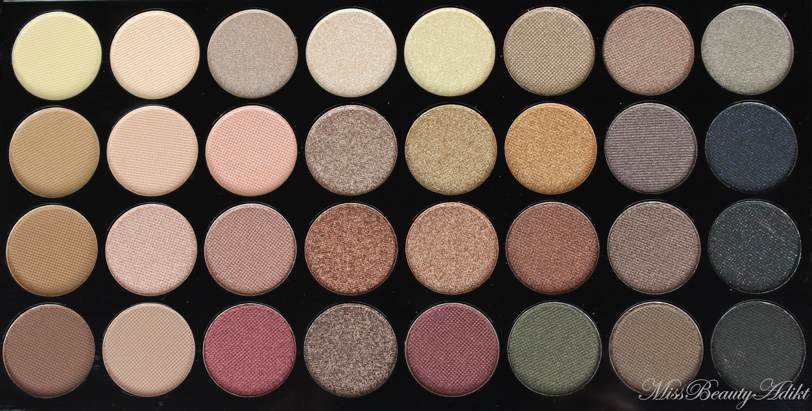 M I S S B E A U T Y A D I K T Makeup Revolution Ultra 32 Eyeshadow