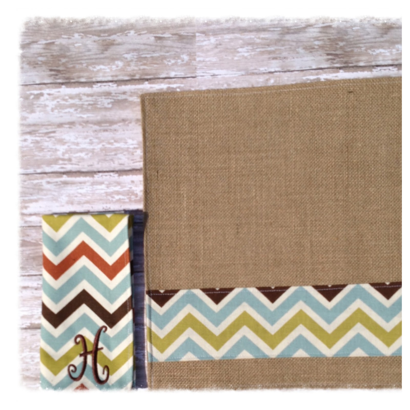 That's 2 Cute! BURLAP PLACEMATS WITH MATCHING NAPKINS