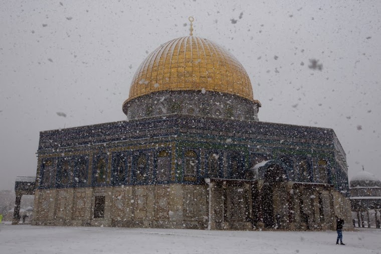 Snow Blankets Cairo For First Time In More Than 100 Years, Paralyzes Jerusalem