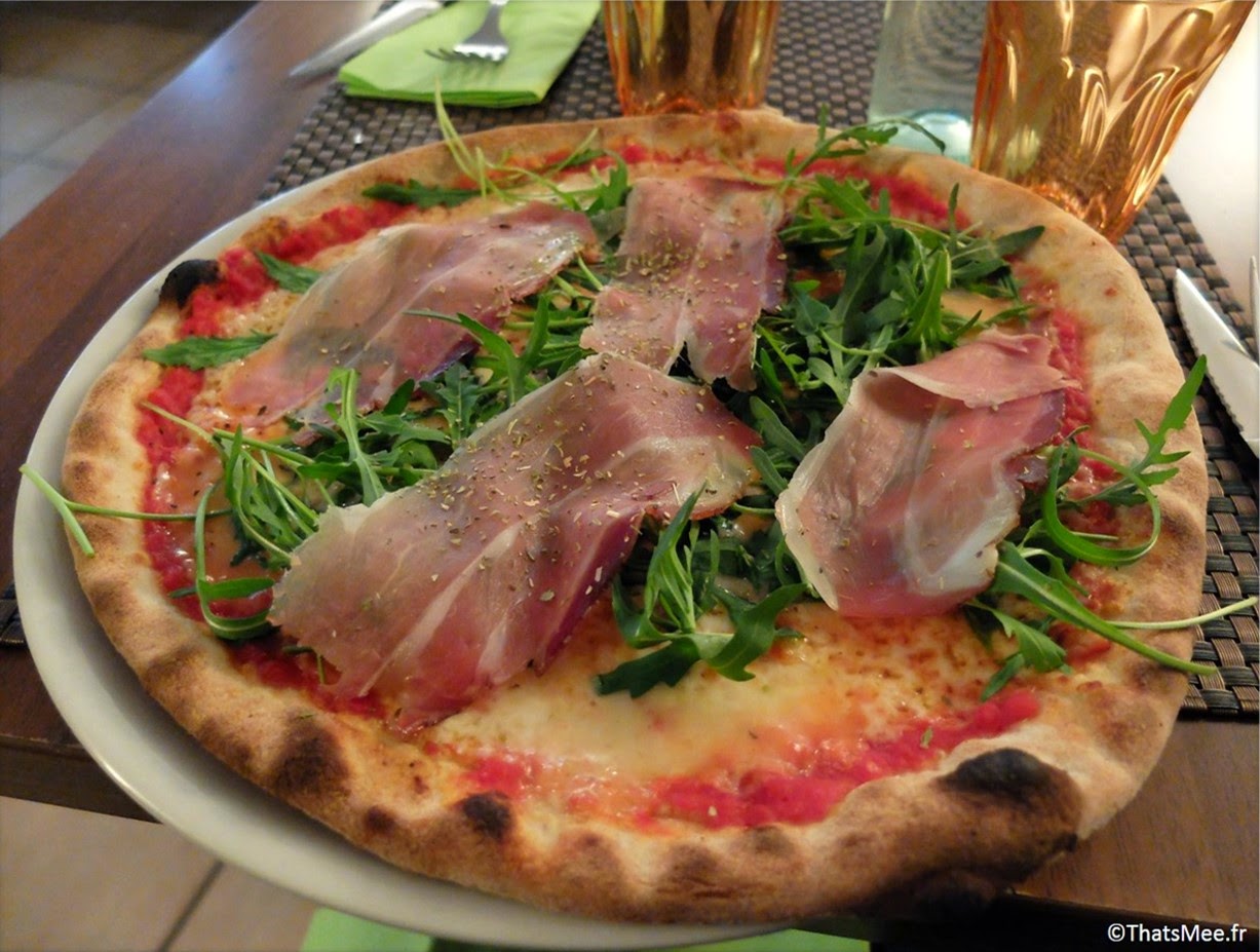 Pizza de l'Antica Trattoria italiana Fontainebleau restaurant  1 rue des Bouchers