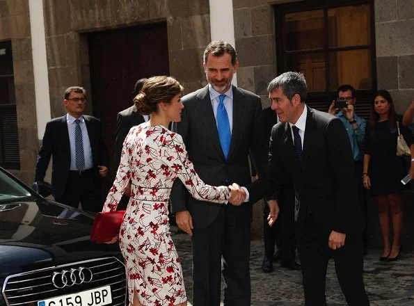 Queen Letizia wore CAROLINA HERRERA Floral Dress and LODI Pumps for visits Las Palmas on the Gran Canaria, Canary Islands