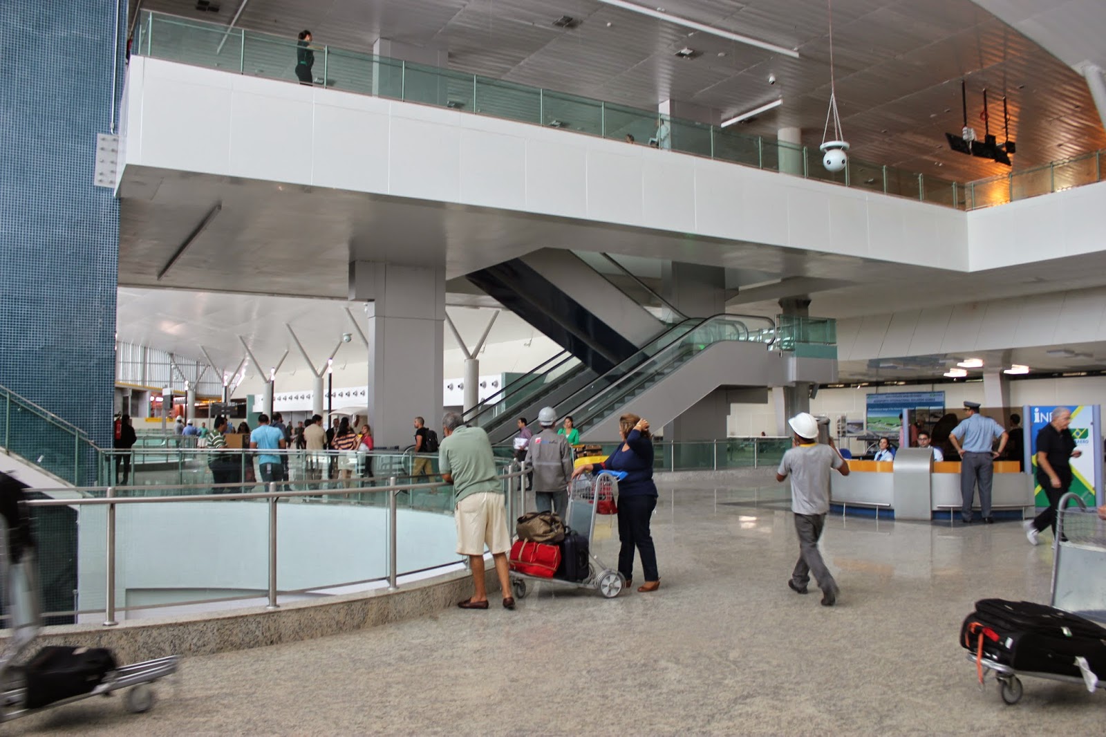 MANAUS Ontem, Hoje e Sempre AEROPORTO INTERNACIONAL EDUARDO GOMES MANAUS Ontem, Hoje e Sempre AEROPORTO INTERNACIONAL EDUARDO GOMES