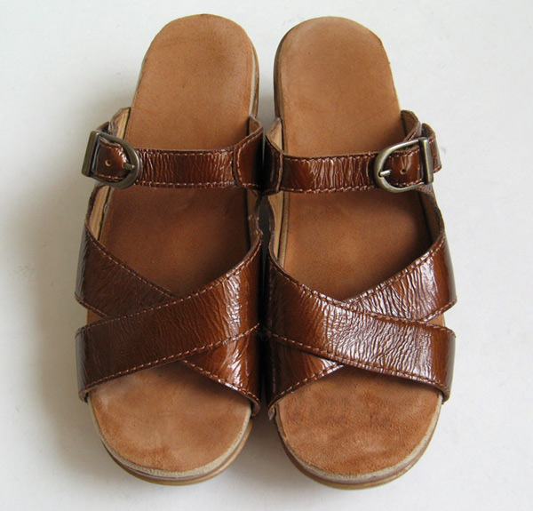 DANSKO PATENT LEATHER METALLIC LEATHER SANDALS WOMENS SIZE 7.5 SIZE 38