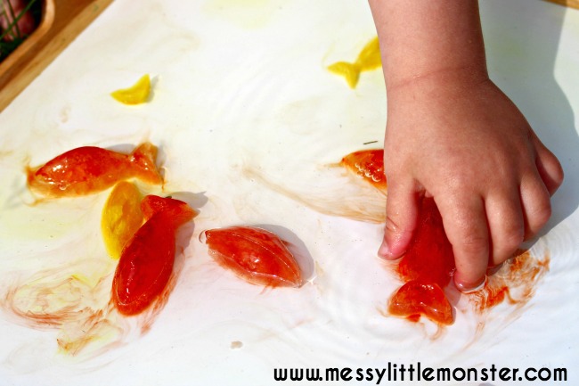 Simple science ideas for toddlers and preschoolers.  Ice fish play is a fun summer themed activity. 