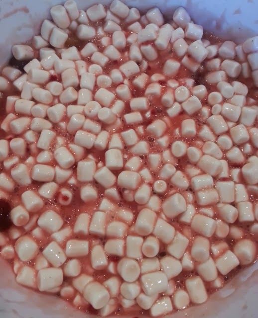 Baking Banquet RASPBERRY PINEAPPLE JELLO SALAD (EASTER JELLO SALAD)