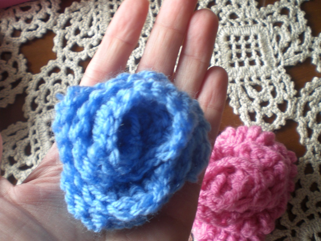 Mil Cosas Monas: Collares de crochet para niñas y adorno para el pelo a