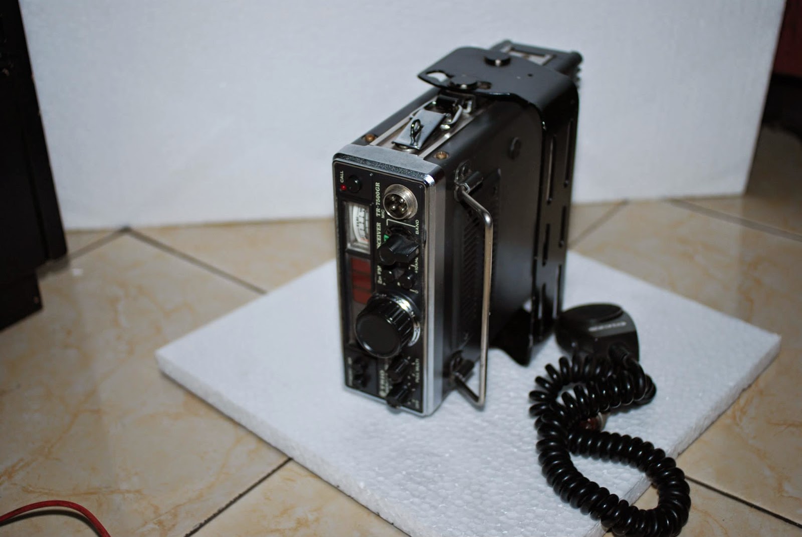 Collector's Guide To Antique Radios