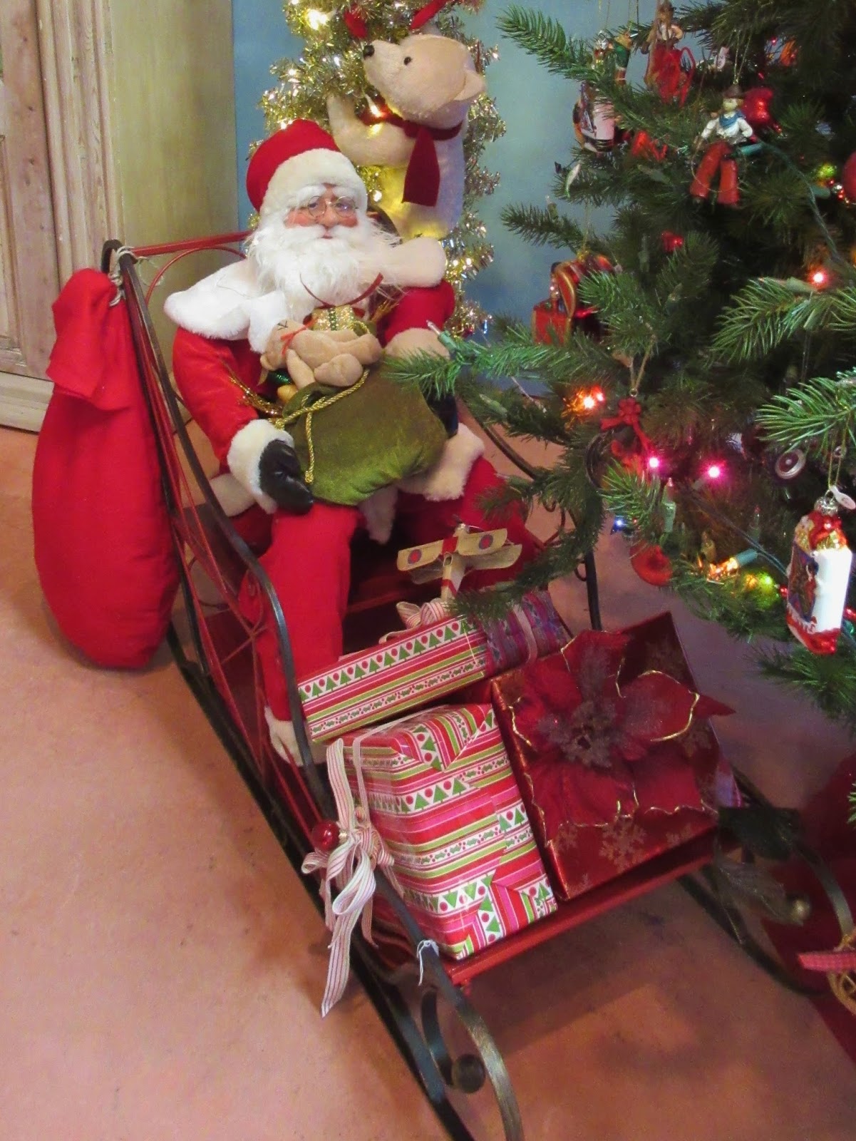 Maybe It's Just Me: It's Beginning to Feel a Lot Like Christmas