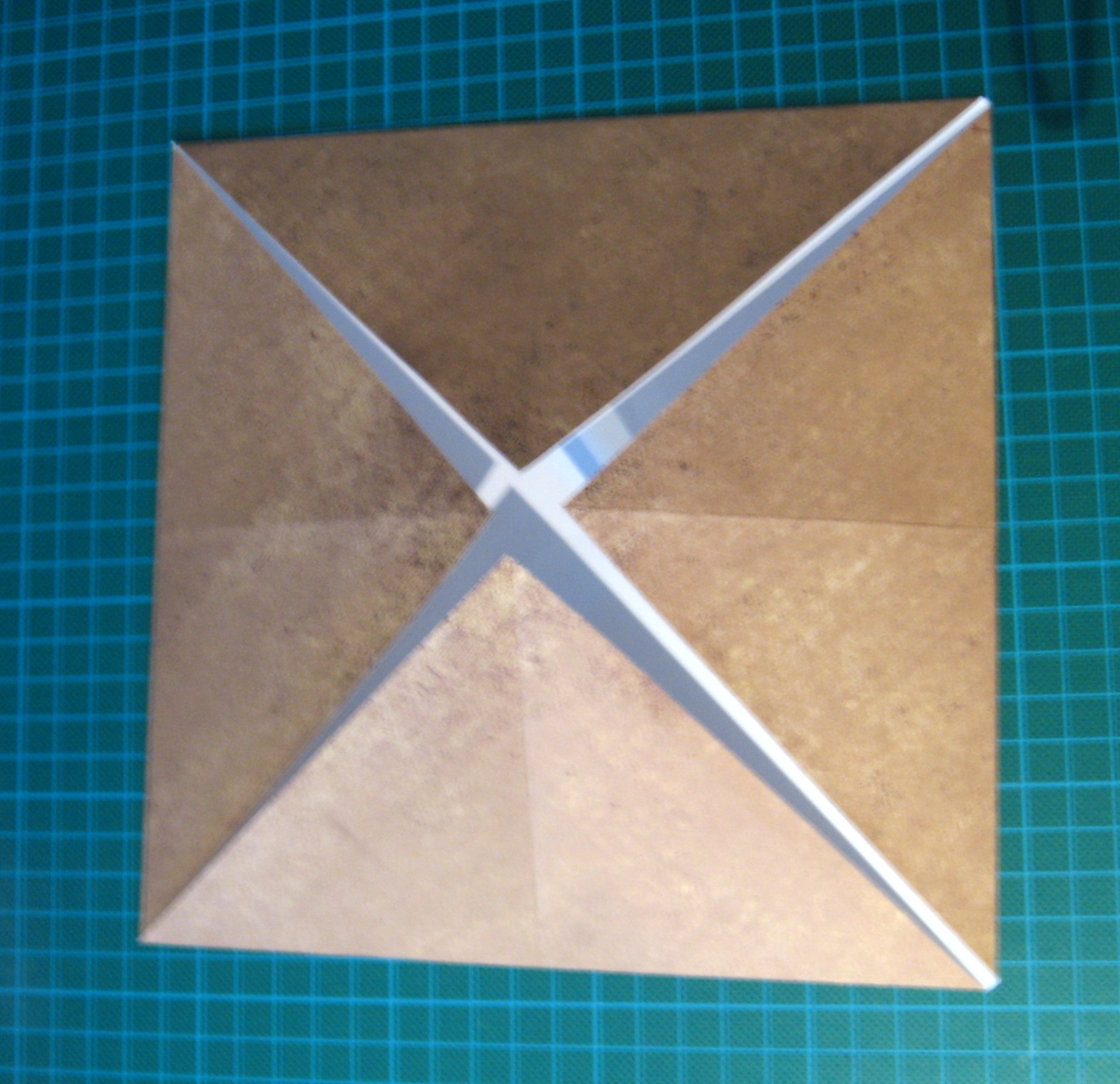 Loula Belle At Home: How to make a paper box - tutorial