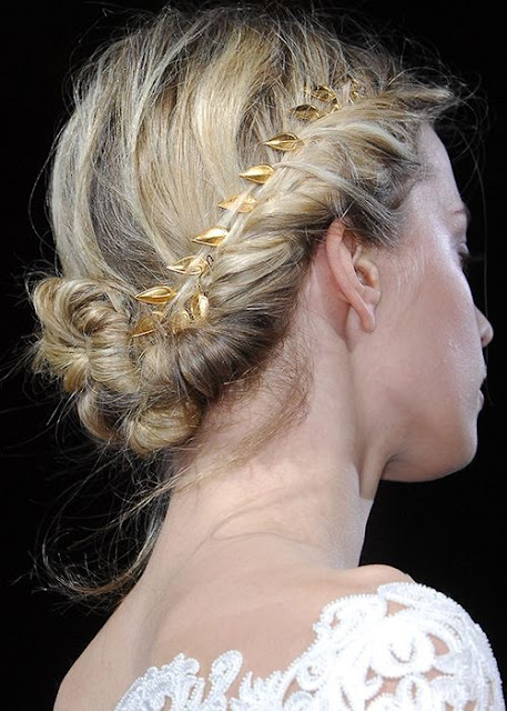 WHISPER blog: FOLHAS DE METAL #updo #penteado #diadema #tiara #folhas #acessorio #cabelo #hair
