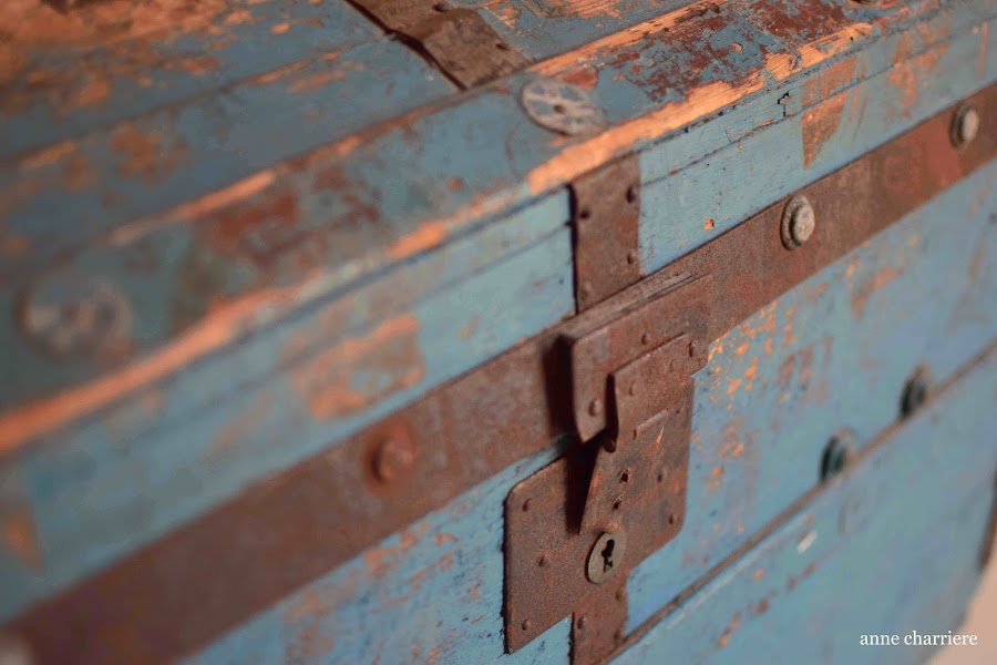 www.annecharriere.com, baúl, restaurar, pintura, aceite, antigüedades,