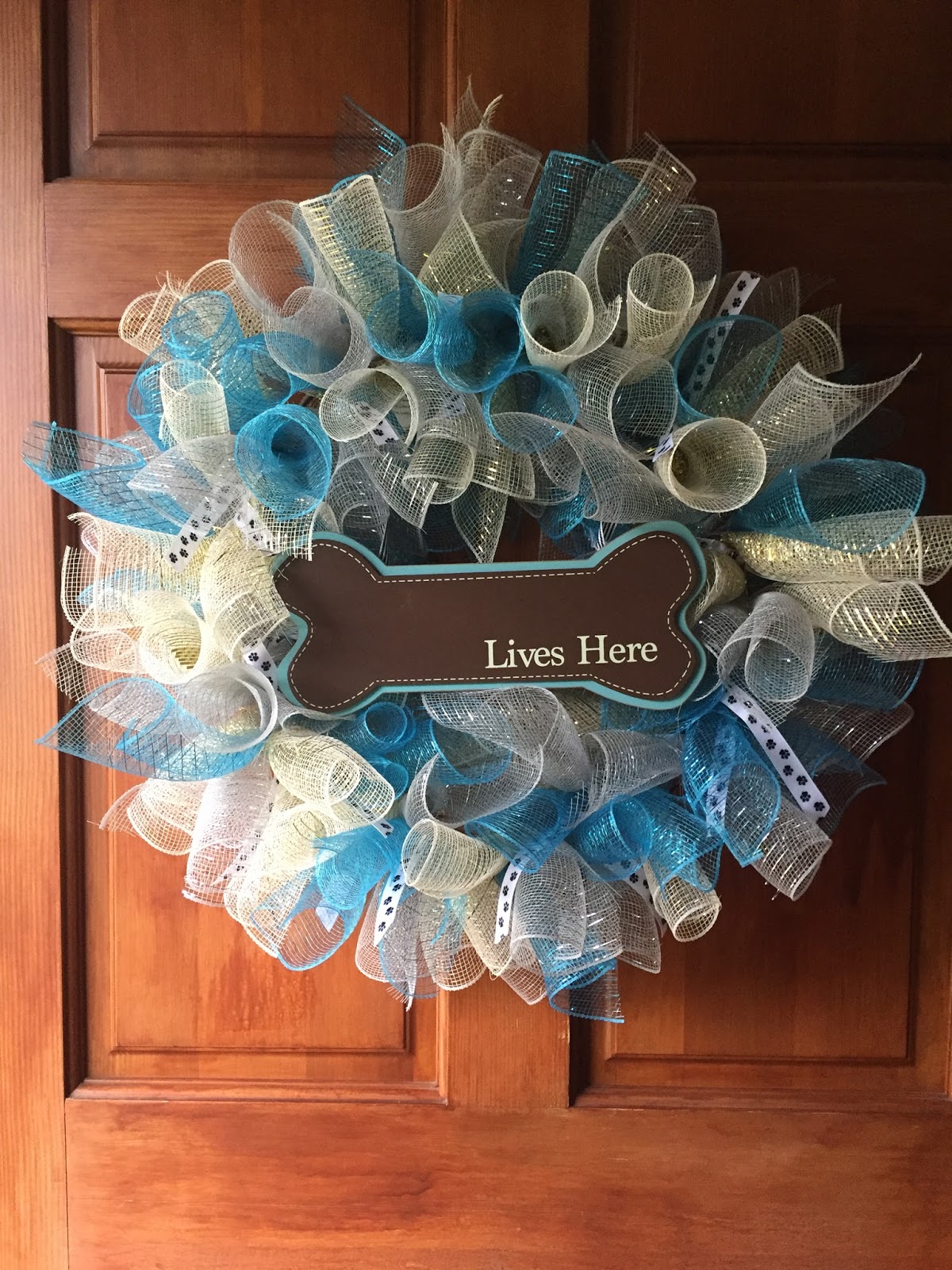 Crafts Curly deco mesh wreaths.