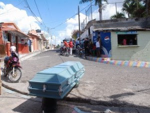Velan un hombre en plena calle 24 horas de convertirse al evangelio en República Dominicana
