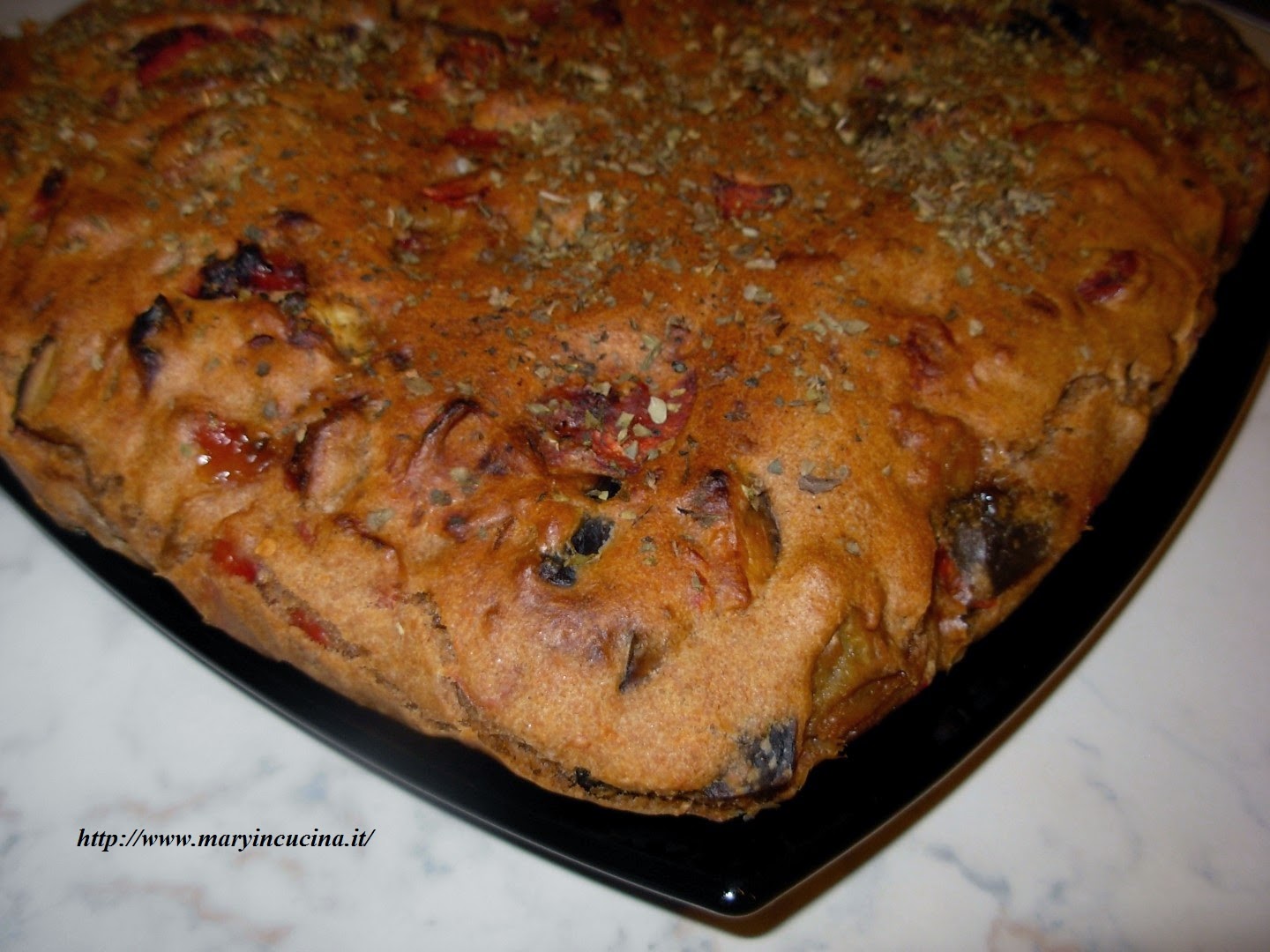 focaccia di farro con melanzane e peperoni