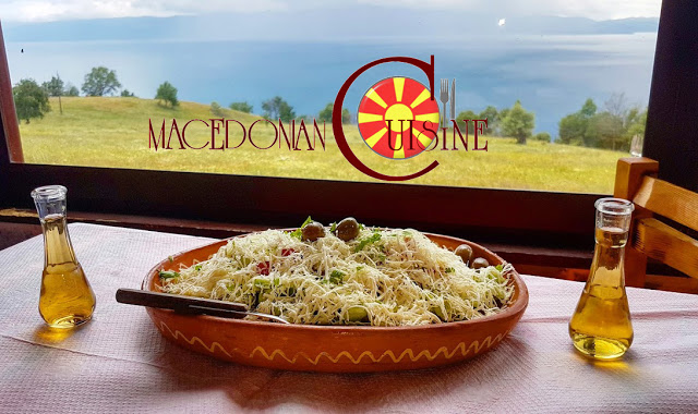 //www.macedoniancuisine.com/2016/01/shopska-salad.html