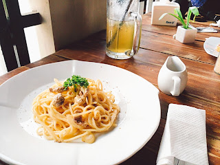dilon_coffee_eatery_dilon coffee & eatery_review_han yoora_michelle hendra_michimomo_chippeido_endorse_endorsegratis_endorsement_cafe_restaurant_resto_foodies_foodie_foodblogger_blogger_chippeido_chintya_marcheline_march_inijie_instagram_inijiegram_makansampaikenyang_amanda_kohar_merli_jack_magnifico_diary_weirdo_weirdoinpink_pink_secret_love_quotes_poetry_review_culinary_foods_lovefood_instagood_follower_instafollow_photography_tablesituation_potato_chips_tea_green_matcha_ocha_boyfriend_friendship_bf_bae_boo_bei_friend_besties_actor_actrees_chelsea_glen_spagetti_pasta_panacota