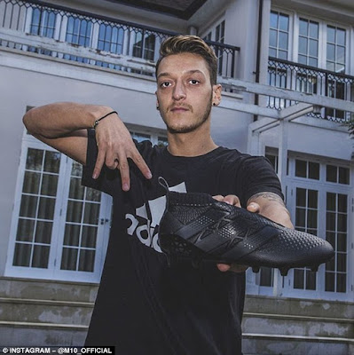 (Photos) Arsenal Star Strikes Pose for Adidas Laceless Boot Campaign