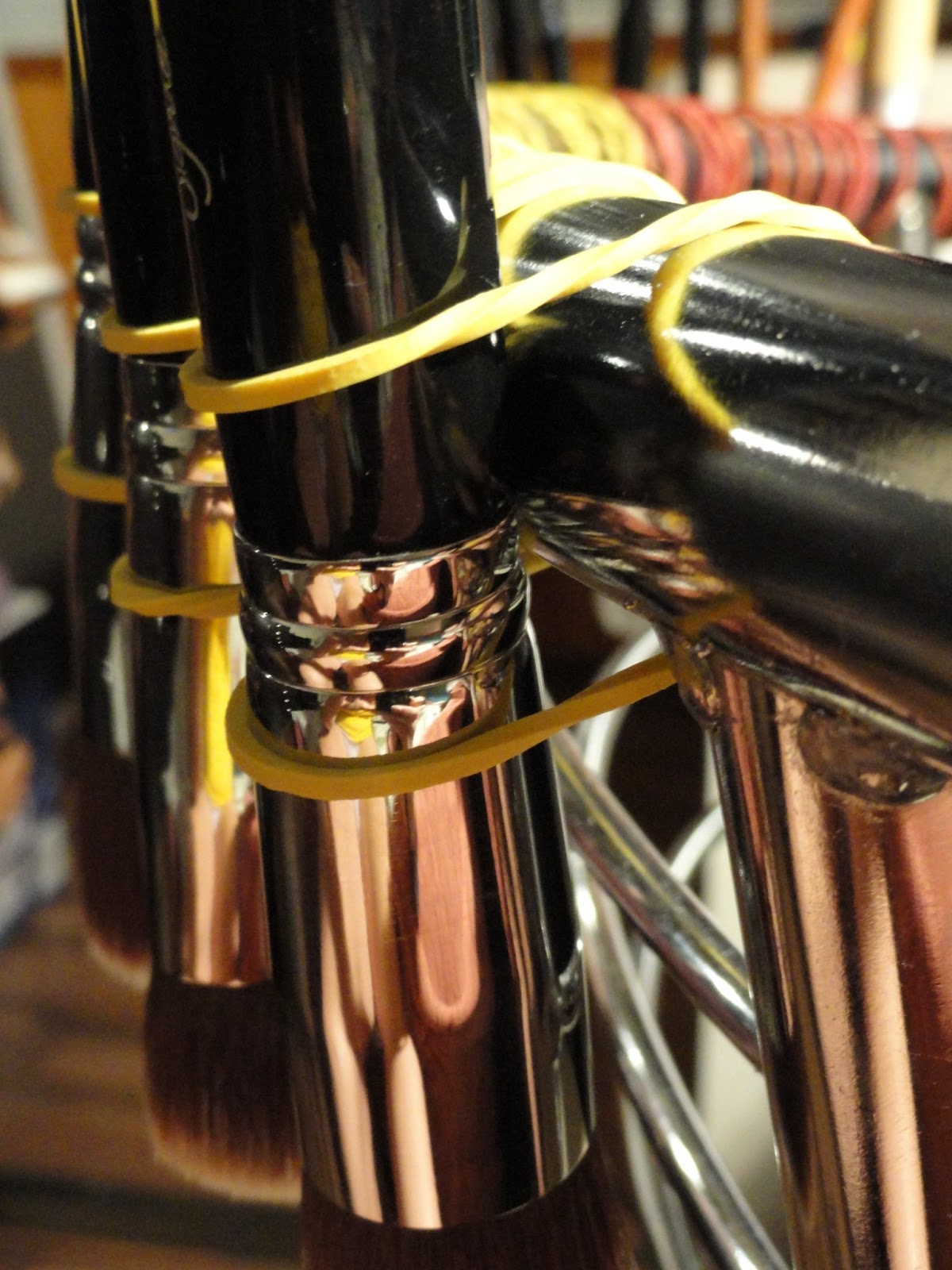 Natali: Уход за кистями