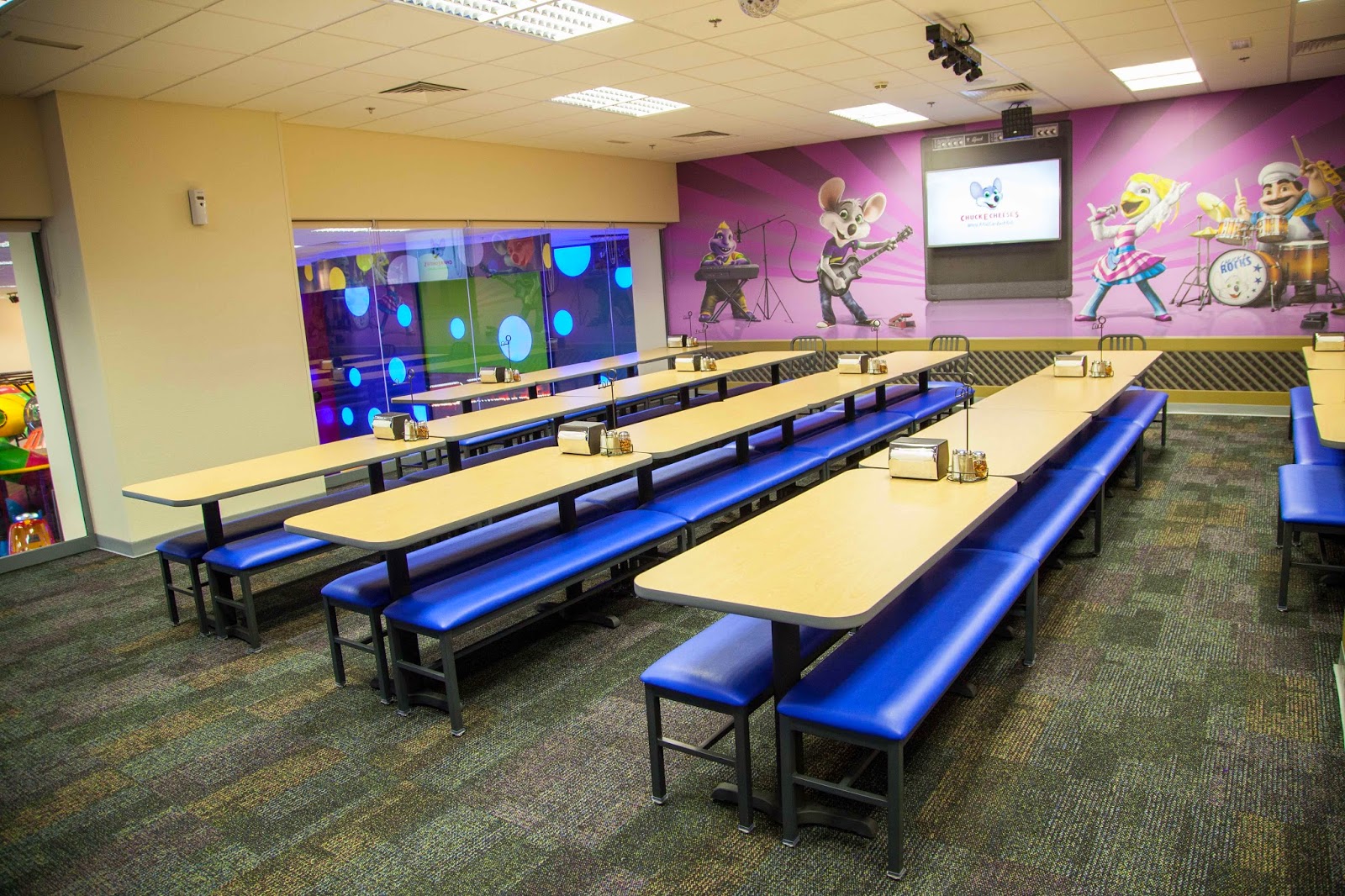Chuck E Cheese S Opens In Oud Metha Dubai Boy Dubai Blogger