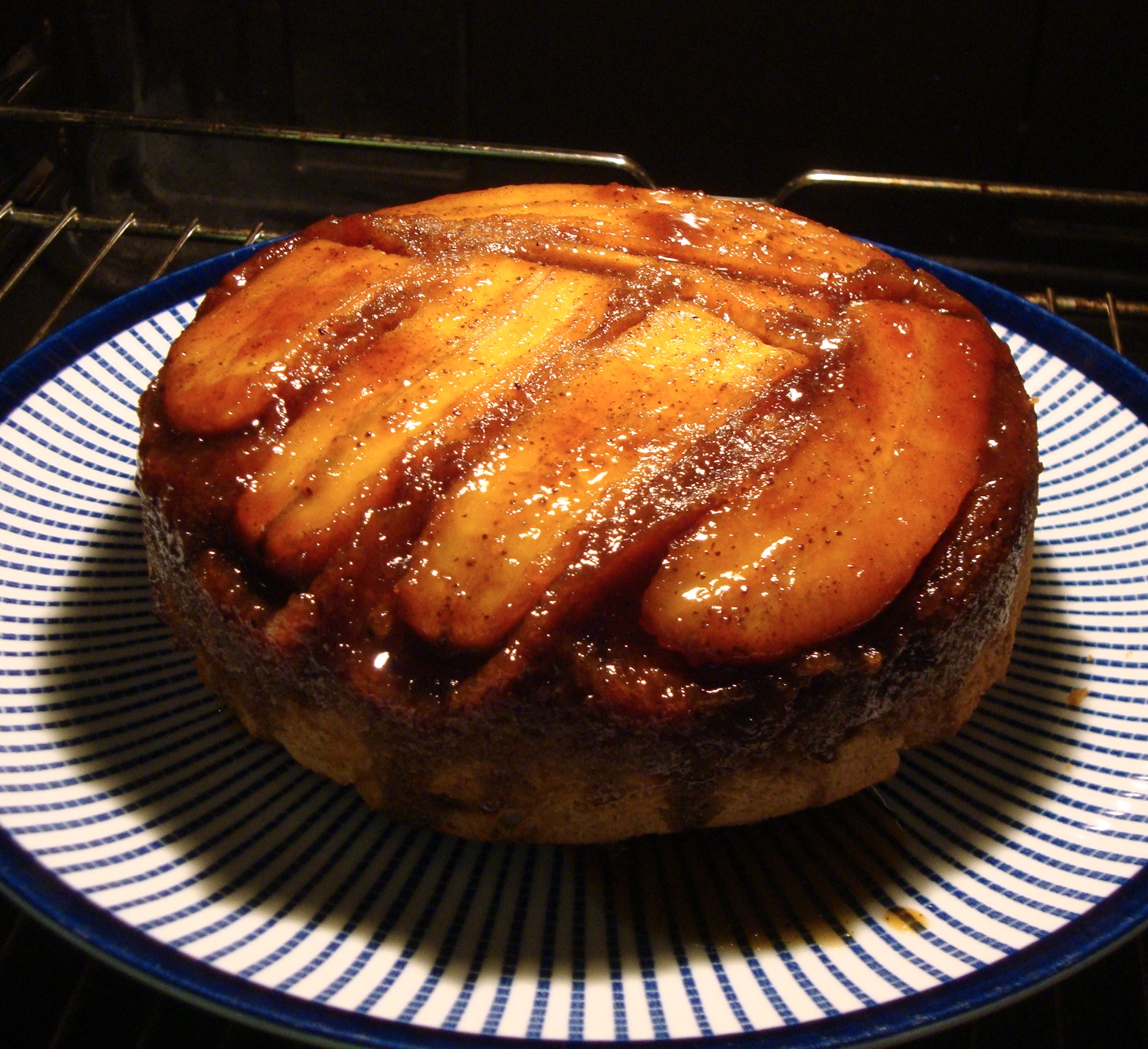 Cooketteria: Banana Upside Down Cake mit Teffmehl