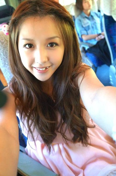 Mar 31, 2021 · 藝人邵雨薇擁有姣好臉蛋、優雅氣質，出道後就受到大批網友關注，近期在台視、三立奇幻旗艦大戲《天巡者》飾演孟婆，擁有精湛的演技，人氣水漲船高。邵雨薇30日在社群平台曬出與媽媽、妹妹的合照，高顏值的基因引起討論，網友直呼：「根本三姊妹」 éµé¨èx å¤¢å¤¢ 2012 08