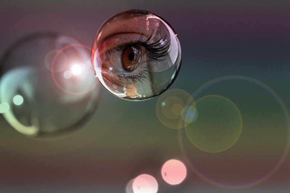Spectacle de rencontres avec des bulles de pensée