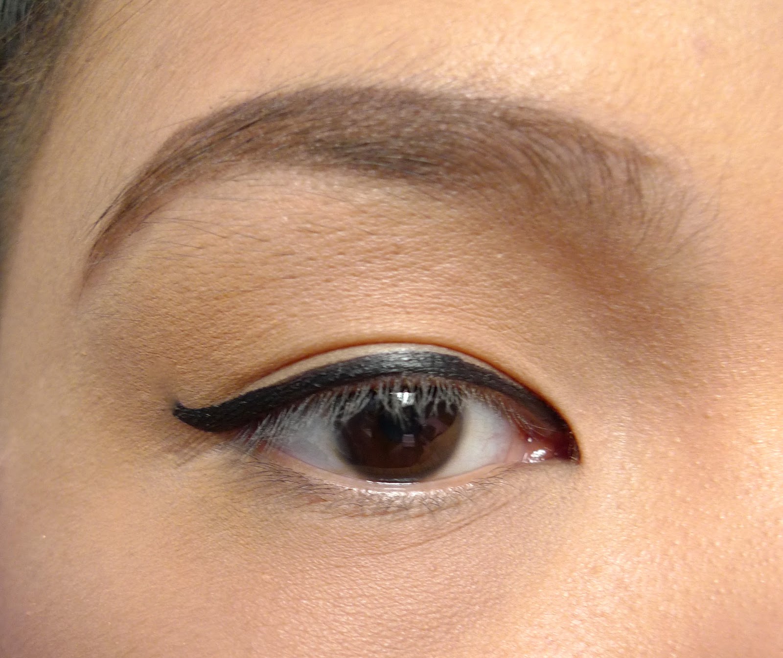 Review Essence I Love Punk Jumbo Eyeliner Pen in Ultra Black