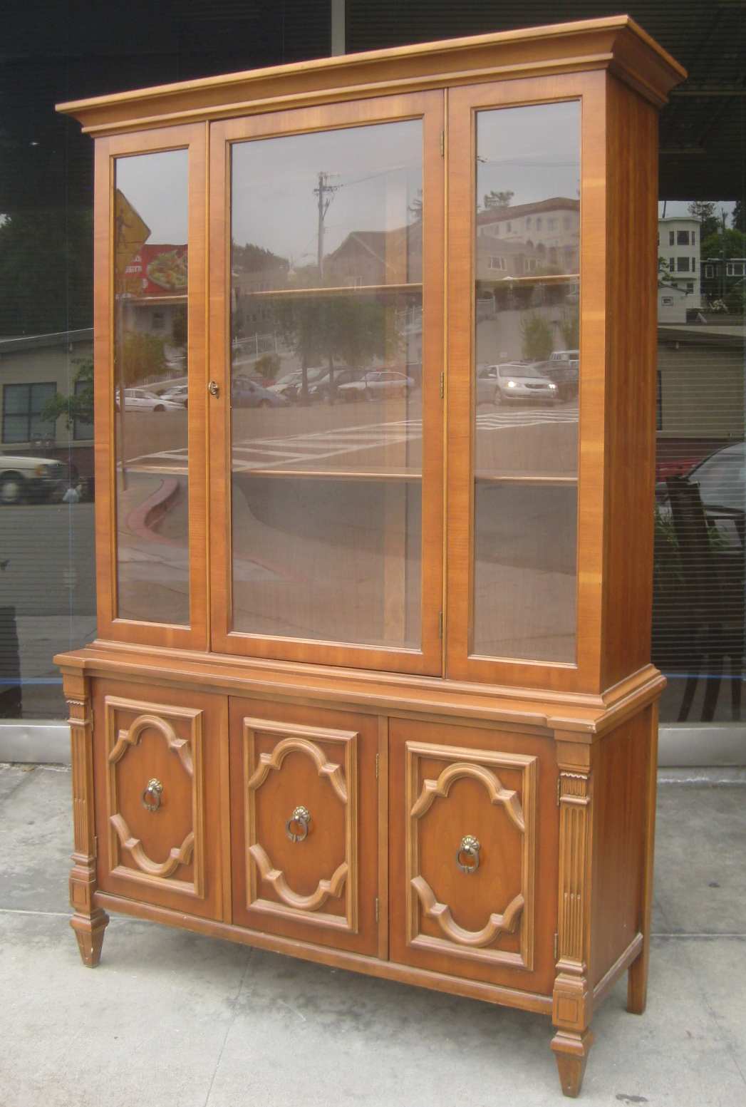 UHURU FURNITURE & COLLECTIBLES SOLD China 125