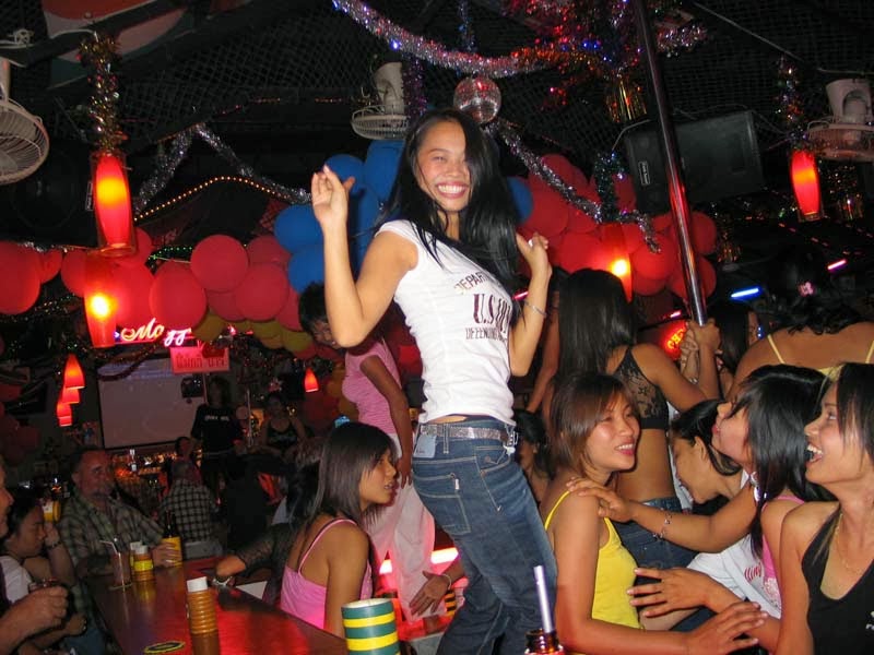 Bar women thai The Gentlemens