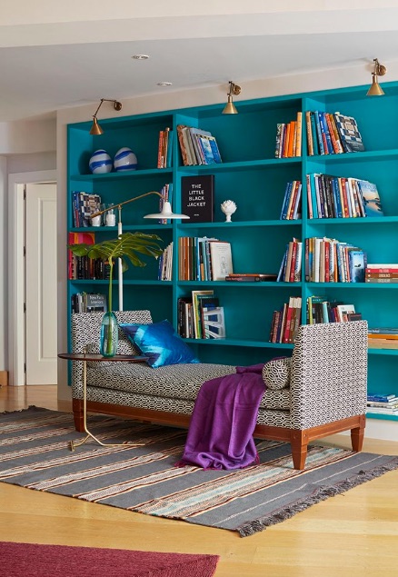 libreria pintada color turquesa