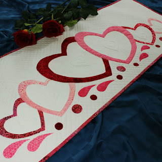 Valentine-Heart-Table-Runner