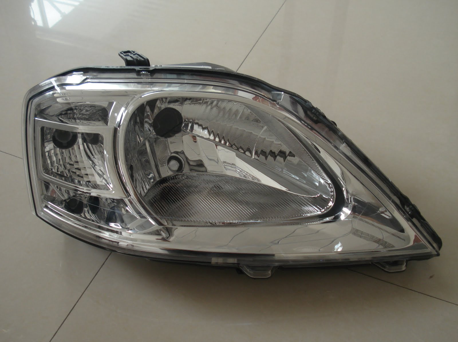 RenaultDaciaLoganSanderoMCVPick upSedanAutoSparePartsExport