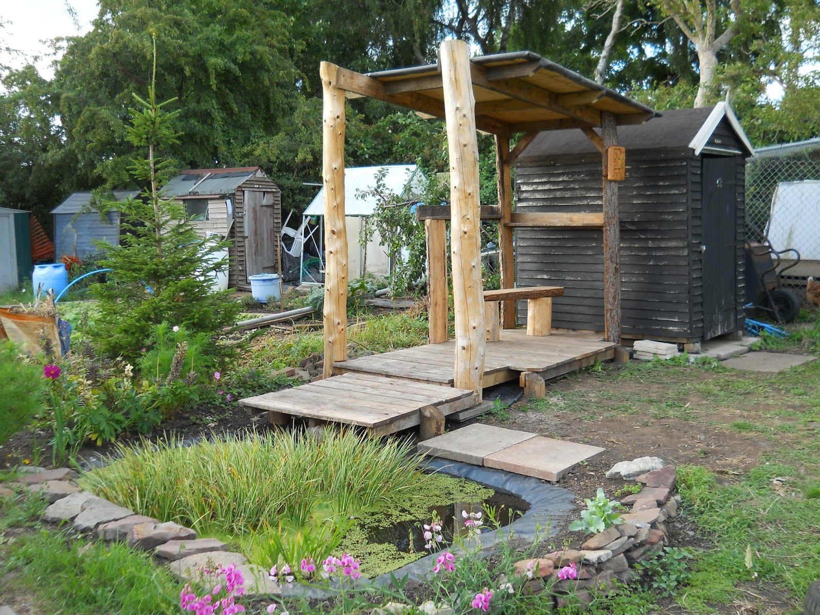 Building a shelter/gazebo at the allotment garden using reclaimed