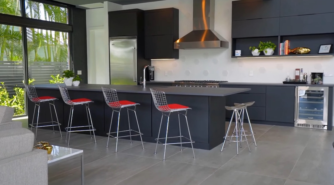 Tour 2900 NE 24th Ct, Fort Lauderdale, FL vs. 39 Interior Design Photos