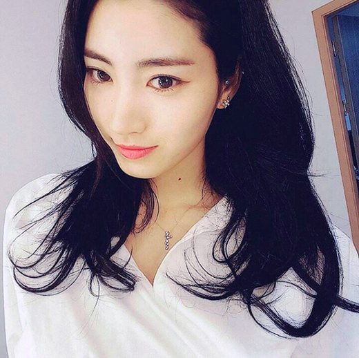 Netizens Claims That She's The Hottest Japanese KPop Idol! - KPop News