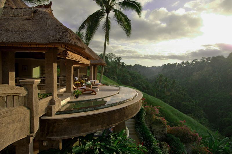 Bali Paradise Island: Tourists in Bali