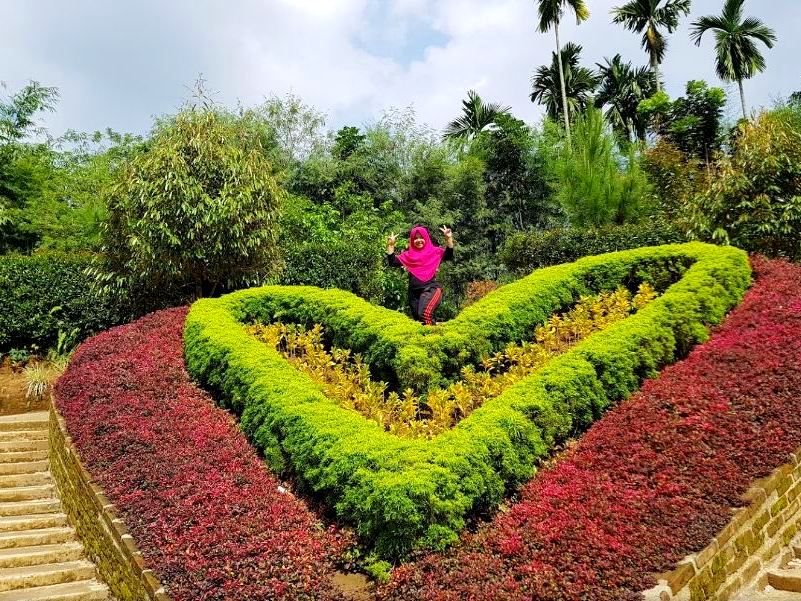 Wisata The Le Hu Garden yang Punya Taman Bunga Menarik