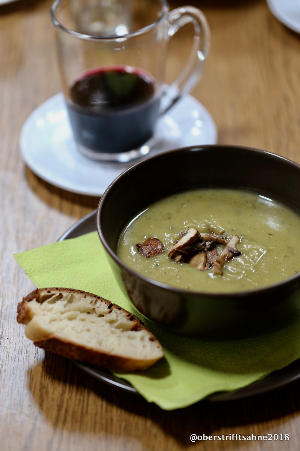 Mit Kamera Und Zahnburste Eine Nacht Im Hotel Egon Der Iba
