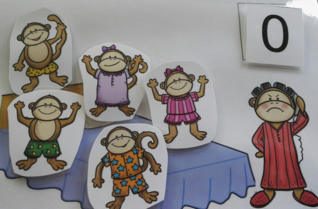 5 Petit Singe Saute Sur Le Lit 5 petits singes sautent sur le lit - Mam o naturel