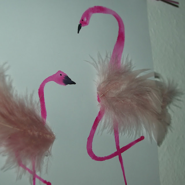 [DIY] Flamingo-Bild mit Federn