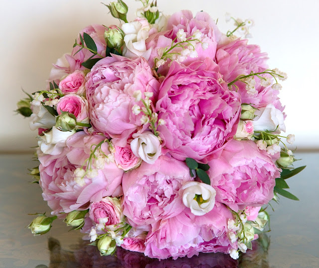 Joanna Carter contemporary flowers: Soft pink and ivory wedding at ...