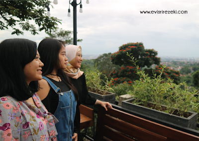 3 Tempat Nongkrong di Bandung ini yang Punya Pemandangan Indah, Bikin Instagram Kamu Makin Kece!